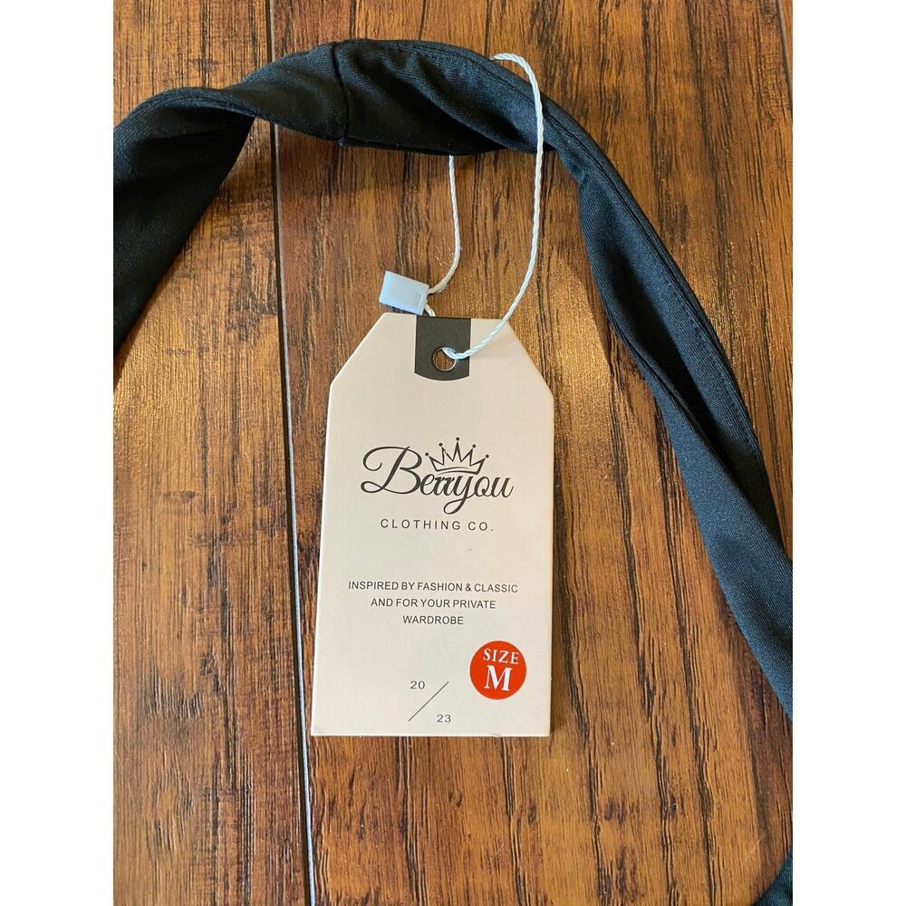 BERRYOU BLACK BODYSUIT Womens M Halter Snap Closure Stretch NWT - Picture 3 of 7